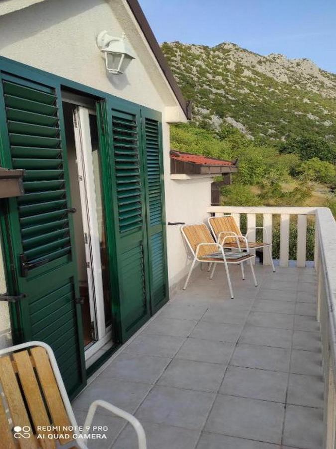 Holiday Home Carevic Gornja Brela エクステリア 写真