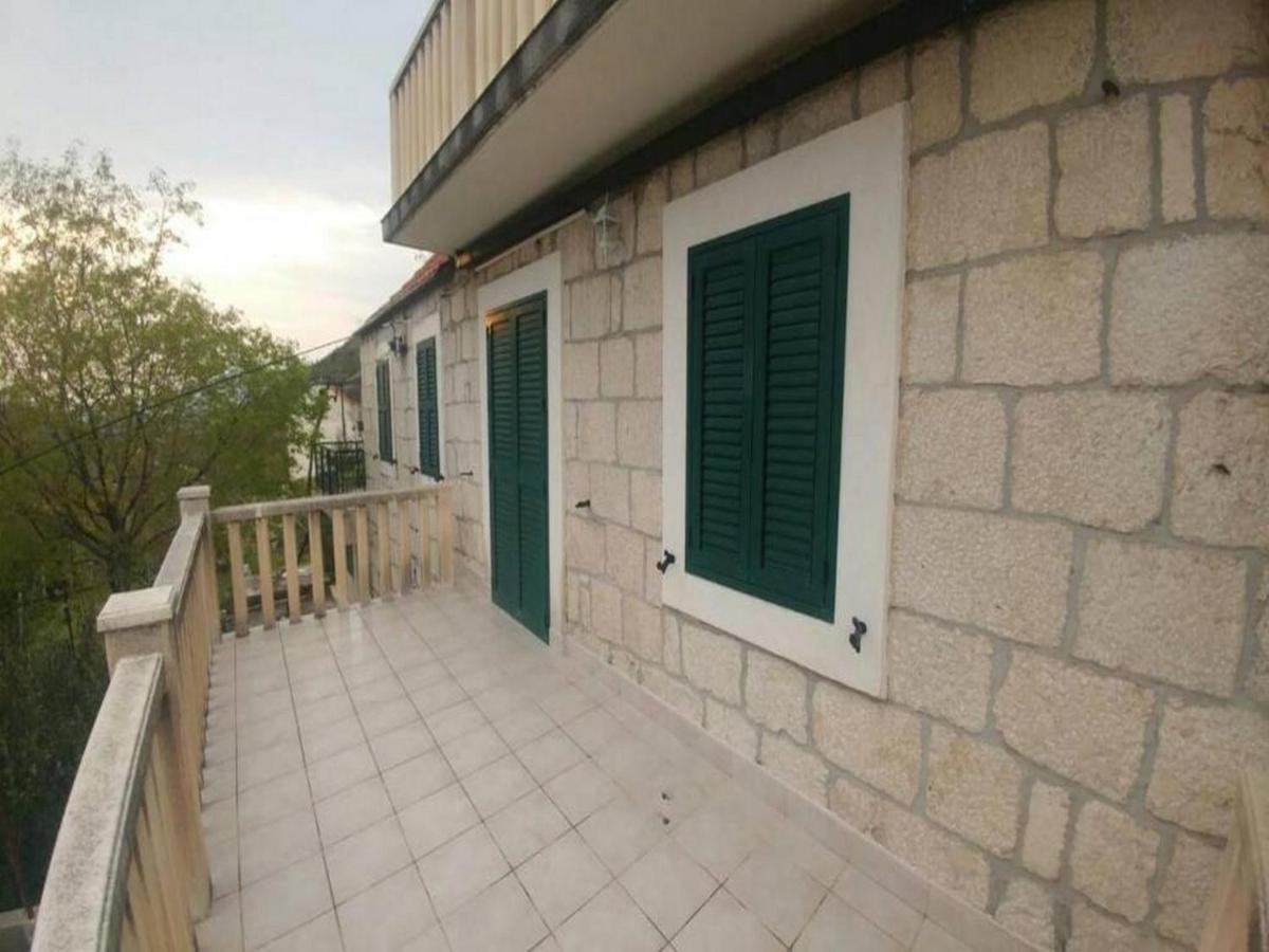 Holiday Home Carevic Gornja Brela エクステリア 写真