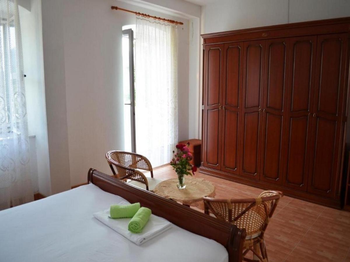 Holiday Home Carevic Gornja Brela エクステリア 写真